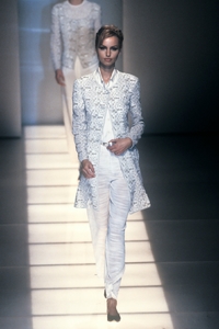 giorgio-armani-ss-1997-4.thumb.jpg.5f5610e92d1113de8b21ea99cc9c30d3.jpg