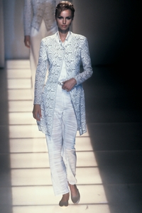 giorgio-armani-ss-1997-5.thumb.jpg.e30fec59ad0c0bf5eef4613f156ff295.jpg