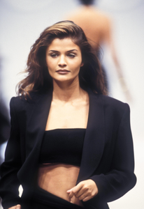 gucci-ss-1993-7.thumb.png.147825d19324597f85b67e172a055158.png