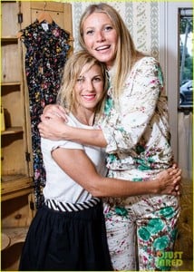 gwyneth-paltrow-matches-her-mom-at-goop-mrkt-party-04.jpg