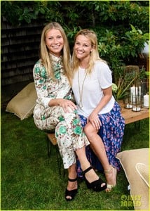 gwyneth-paltrow-matches-her-mom-at-goop-mrkt-party-07.jpg