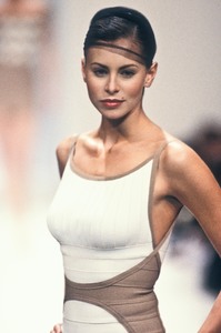 herve-leger-ss-1994-3.thumb.JPEG.aaf3cf59cb688121511081806d27cab8.JPEG