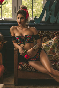 hollyparker-6023-2106012.jpg