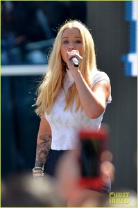 iggy-azalea-miami-performance-06.jpg