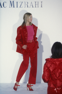 isaac-mizrahi-fw-1995-1.thumb.JPEG.658d1fa4fd6eb096eb0560bedb4dd5a1.JPEG