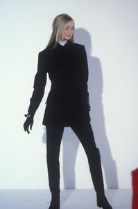 isaac-mizrahi-fw-1995-3.thumb.JPEG.98ac3885bb99d88e7d824cc9458c2c3e.JPEG