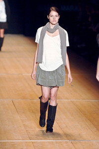 isabel-marant-ss-2007-4.thumb.jpg.b8337af5cff6e4904f984da180d85e2a.jpg