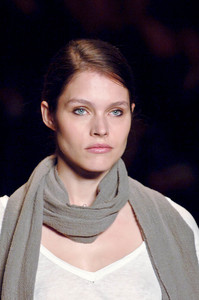 isabel-marant-ss-2007-6.thumb.jpg.171fed3312760be4c3dec10636f48c61.jpg