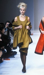 jean-charles-de-castelbajac-fw-1996.thumb.jpg.ec5f97ef2d1664b8e2fad7e5eb6ebf10.jpg