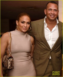 jennifer-lopez-alex-rodriguez-couple-up-for-mlb-all-star-party-03.jpg