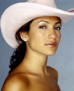 jennifer-lopez-fhm-1998-photoshoot-9.jpg