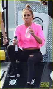 jennifer-lopez-wears-revealing-outfit-for-july-4th-taping-with-alex-rodriguez-06.jpg