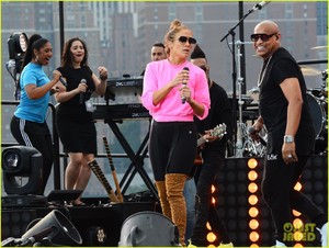 jennifer-lopez-wears-revealing-outfit-for-july-4th-taping-with-alex-rodriguez-37.jpg