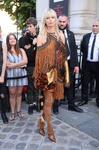 karolina-kurkova-vogue-party-at-paris-fashion-week-07-04-2017-6.jpg