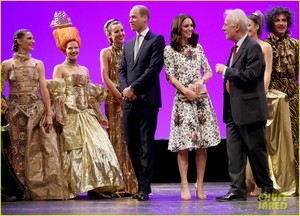 kate-middleton-prince-william-check-out-shakespeare-theatre-during-poland-visit-03.jpg