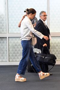 katie-holmes-at-jfk-airport-in-ny-07-24-2017-4.jpg