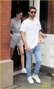 kendall-jenner-and-scott-disick-team-up-for-panorama-music-festival-04.jpg