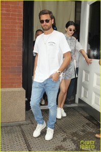 kendall-jenner-and-scott-disick-team-up-for-panorama-music-festival-06.jpg
