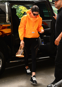 kendall-jenner-going-to-the-gym-in-nyc-72717-5.jpg