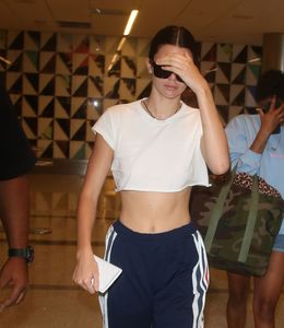 kendall-jenner-in-crop-top-at-lax-airport-in-la-07-13-2017-1.jpg