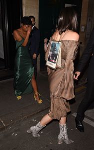 kendall-jenner-with-friends-at-kinu-japanese-restaurant-in-paris-07-04-2017-3.jpg