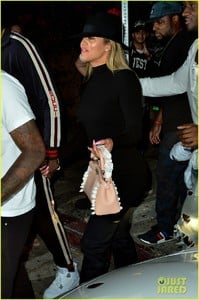 khloe-kardashian-tristan-thompson-date-night-09.jpg