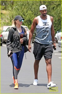 khloe-kardashian-tristan-thompson-hit-the-gym-together-in-calabasas-04.jpg