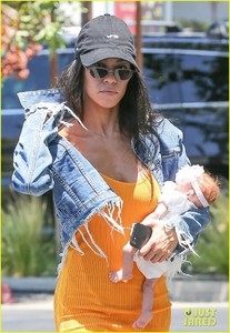 kourtney-kardashian-celebrates-daughter-penelope-5th-birthday-05.jpg