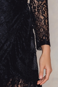 lioness_kissing_in_the_dark_lace_dress_1309-000033-0002-51.jpg