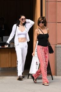lisa-rinna-and-amelia-hamlin-out-and-about-in-beverly-hills-07-15-2017_7.jpg