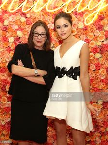 lord-taylor-fashion-director-stephanie-solomon-and-actress-model-picture-id519702304.jpg