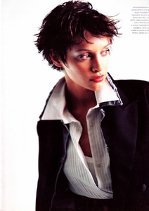 marie_claire_italia_dec_1993_40.thumb.jpg.001b5be307fc0bfd68164402ed4d8edc.jpg