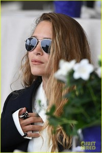 mary-kate-ashley-olsen-step-out-for-longines-paris-eiffel-jumping-championships-02.jpg
