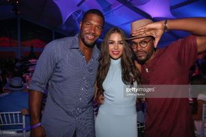michael-strahan-miss-universe-olivia-culpo-and-maxwell-attend-the-picture-id174594989.thumb.jpg.4c67ab2418fc804176fd08f1db168776.jpg