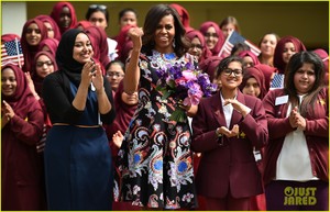 michelle-obama-prince-harry-meet-up-for-tea-02.jpg