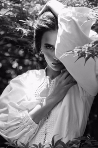 midikennov-top-model-helena-sopar-na-naslovnici-magazina-diva-514-2_XL.jpg