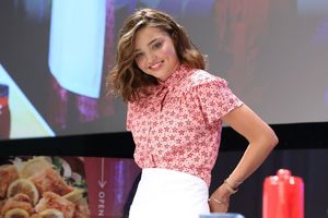 miranda-kerr-at-marukome-promotion-in-tokyo-07-10-2017_5.thumb.jpg.af5396948377c00b1588bfd0fef375e2.jpg