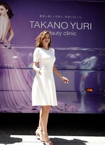 miranda-kerr-at-takano-yuri-beauty-clinic-promotion-in-tokyo-07-11-2017_10.thumb.jpg.2840c8d23bf7f0882a7b592887fed9ac.jpg