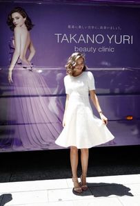 miranda-kerr-at-takano-yuri-beauty-clinic-promotion-in-tokyo-07-11-2017_11.thumb.jpg.cdb3f3f0beb53bd6ce85991fe9db15b3.jpg