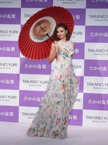 miranda-kerr-at-takano-yuri-beauty-clinic-promotion-in-tokyo-07-11-2017_6.thumb.jpg.3c0d51a034b77450de864a1be595f07c.jpg
