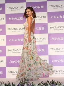 mirandakerr001-1.thumb.jpg.1623420c20aa1546f37675838a1e430e.jpg