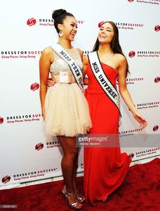 miss-teen-usa-2012-logan-west-and-miss-universe-2012-olivia-culpo-picture-id166381006.jpg