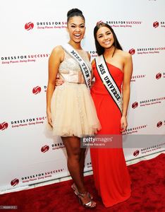 miss-teen-usa-2012-logan-west-and-miss-universe-2012-olivia-culpo-picture-id166381012.jpg