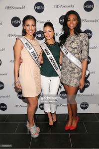 miss-teen-usa-2012-logan-west-miss-universe-2012-olivia-culpo-and-picture-id159592317.jpg
