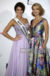 miss-univers-2017-iris-mittenaere-and-miss-france-2002-sylvie-tellier-picture-id655811808.jpg