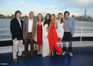 miss-universe-olivia-culpo-and-family-attends-miss-universe-olivia-picture-id168345575.jpg