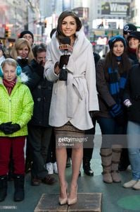miss-universe-olivia-culpo-visits-extra-in-times-square-on-january-3-picture-id158908178.jpg