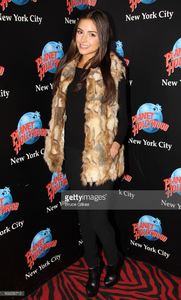 miss-universe-olivia-culpo-visits-planet-hollywood-times-square-on-picture-id166556712.jpg