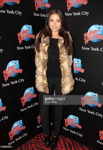 miss-universe-olivia-culpo-visits-planet-hollywood-times-square-on-picture-id166556761.jpg