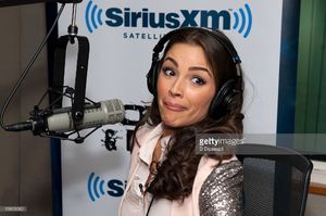miss-universe-olivia-culpo-visits-the-covino-rich-show-at-the-on-4-picture-id158959562.jpg